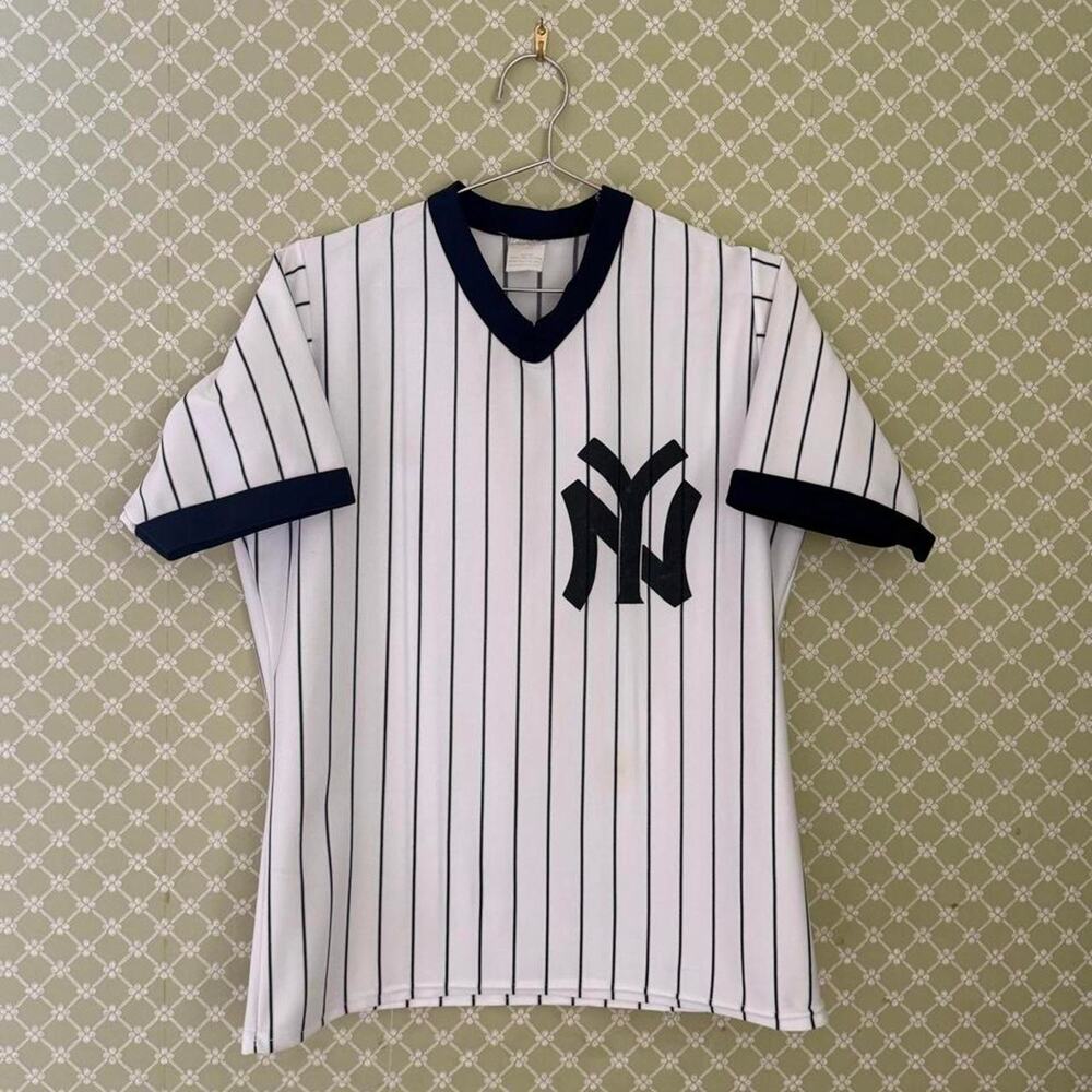 Vintage 80s New York Yankees pinstripe empire t shirt